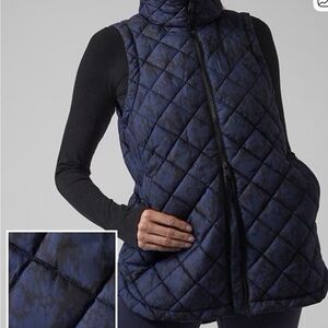Athleta Women's Quilted Long Featherless Navy/Black Print Vest - XL Tall